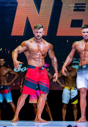 MEN‘S PHYSIQUE +179